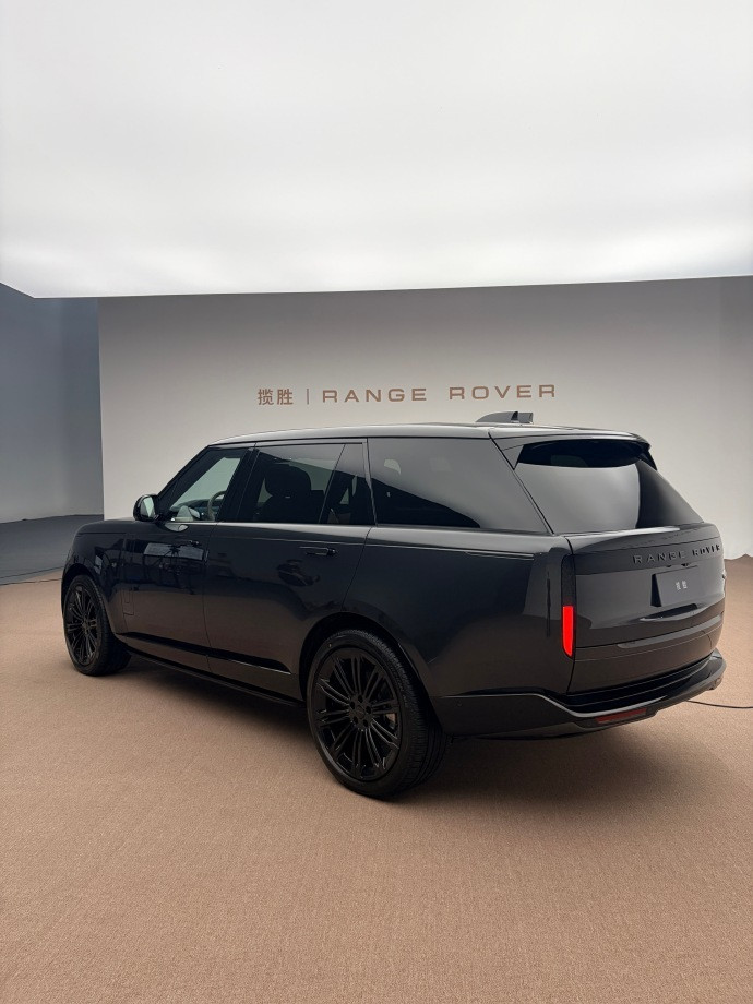 还得是标轴揽胜，这比例绝了！