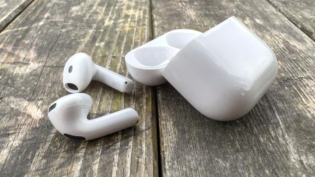 性价比超高的无线耳机! AirPods4评测: 舒适与出色音质的绝佳组合