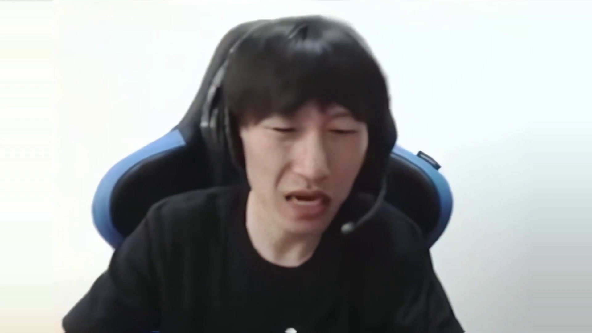 看了好多切片，那个电棍张嘴一个什么逼dota，闭嘴一个什么刀狗！这种特么撸狗能不