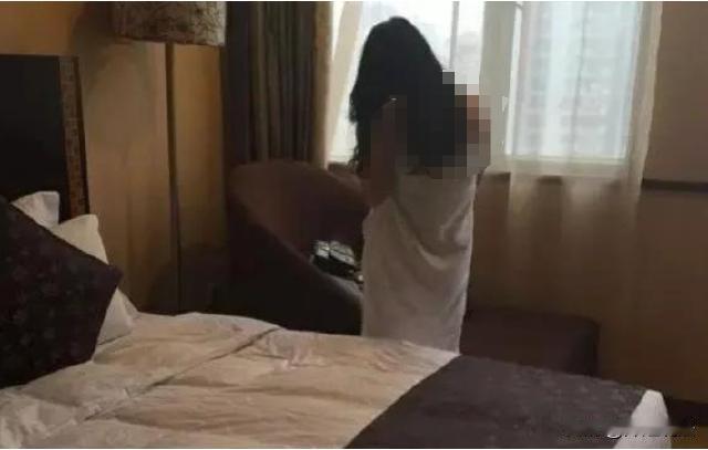 北京，一位50岁的男子跟一位年轻女子在网上认识，之后还产生了感情。互相加为好友之