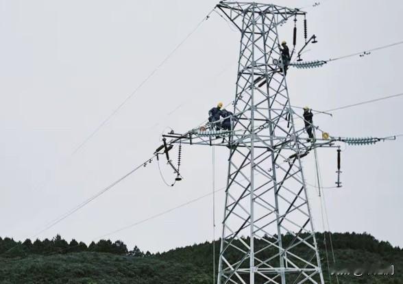 为何中国宁愿把电力输向越南，让越南夜晚灯火辉煌，却对朝鲜几乎绝不供电？要想明白这