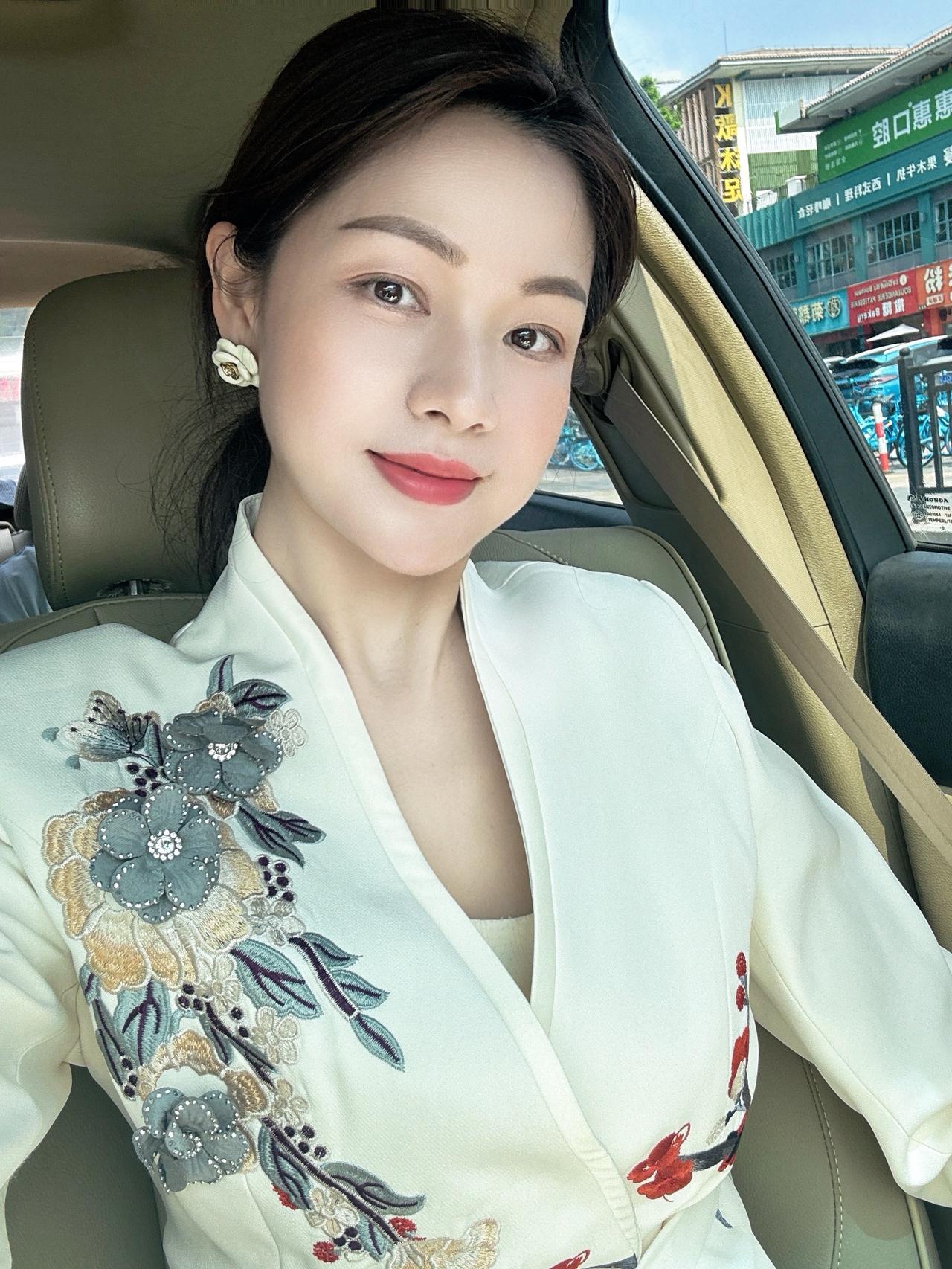 早安，我的朋友，愿你今天比昨天更快乐，明天比今天更精彩