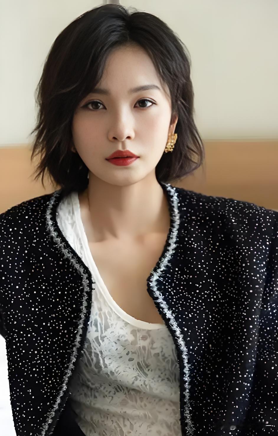 《四喜》最苦的，不是女主沈明珠，也不是家破人亡的冯美奇，而是她爸在外头私