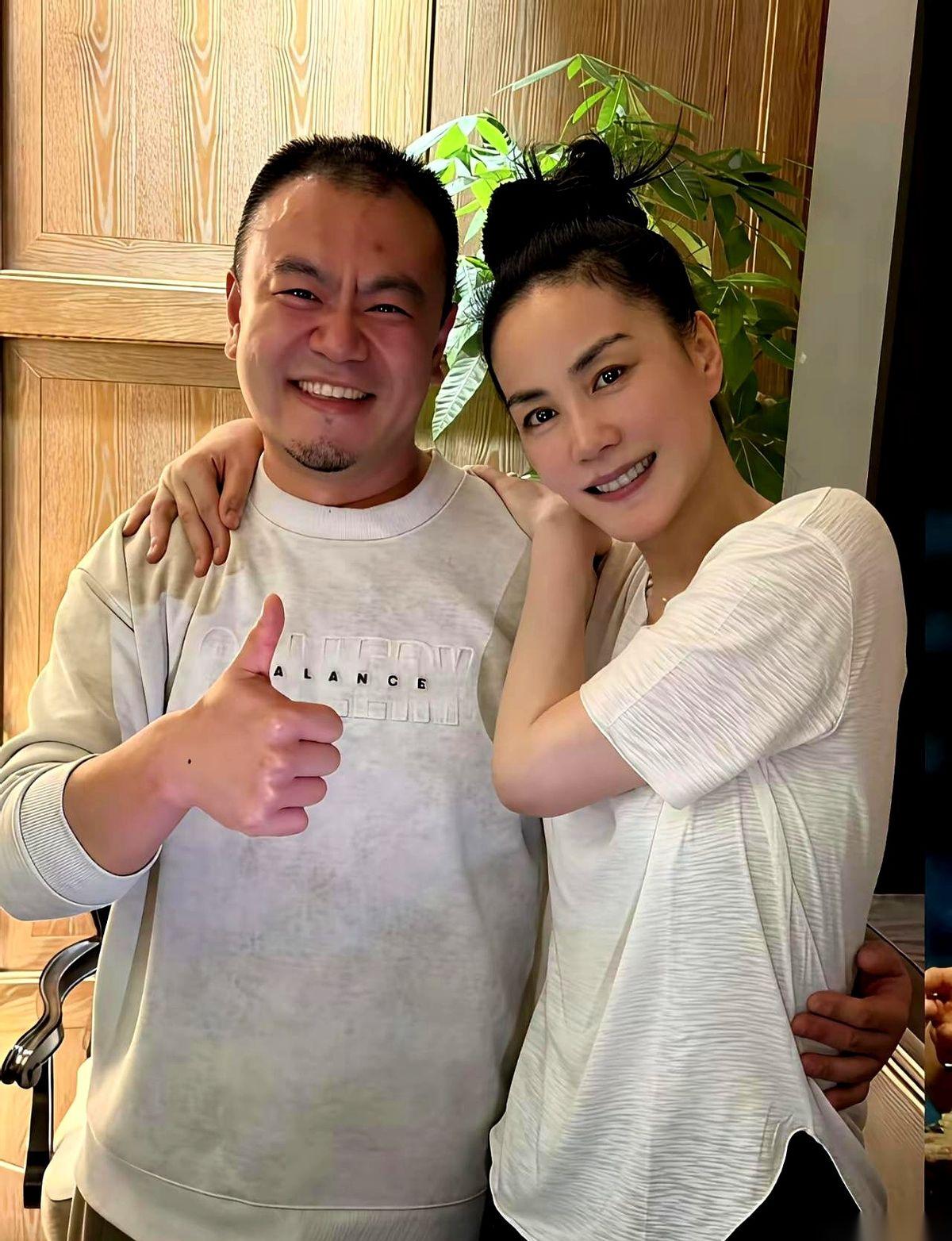 都以为天后凭的是天籁之音，扯淡，她手里捏着的其实是一本“男人说明书”。你真当王