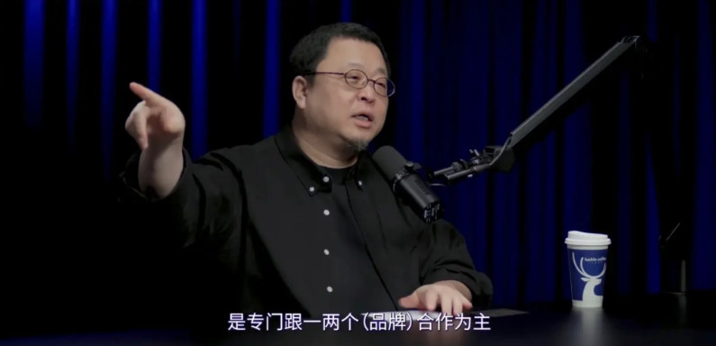 我就猜到，罗永浩跟Tim会揭露自媒体行业所谓大V的底牌老罗：有的博主，专门跟一