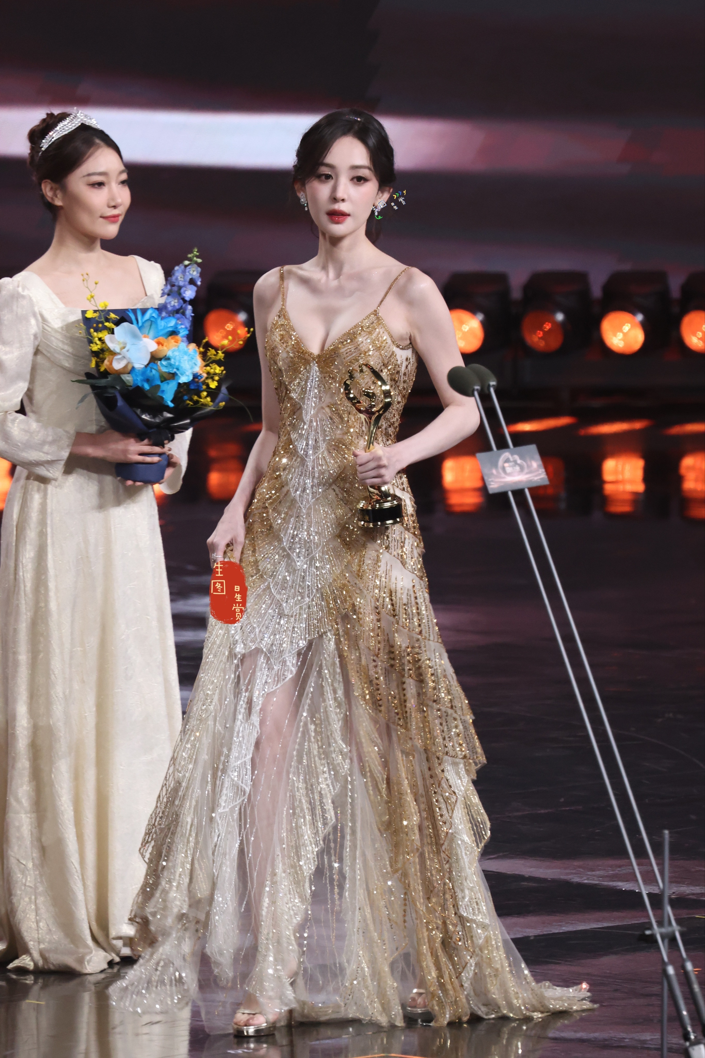 微博之夜内场女明星生图：娜扎宋轶景甜白鹿姚晨王影璐