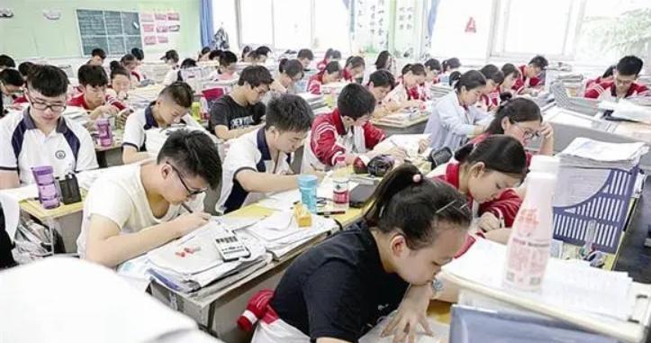 高中想考上985、211，需要多努力？过来人几点建议或许你可以听一听。1、除了