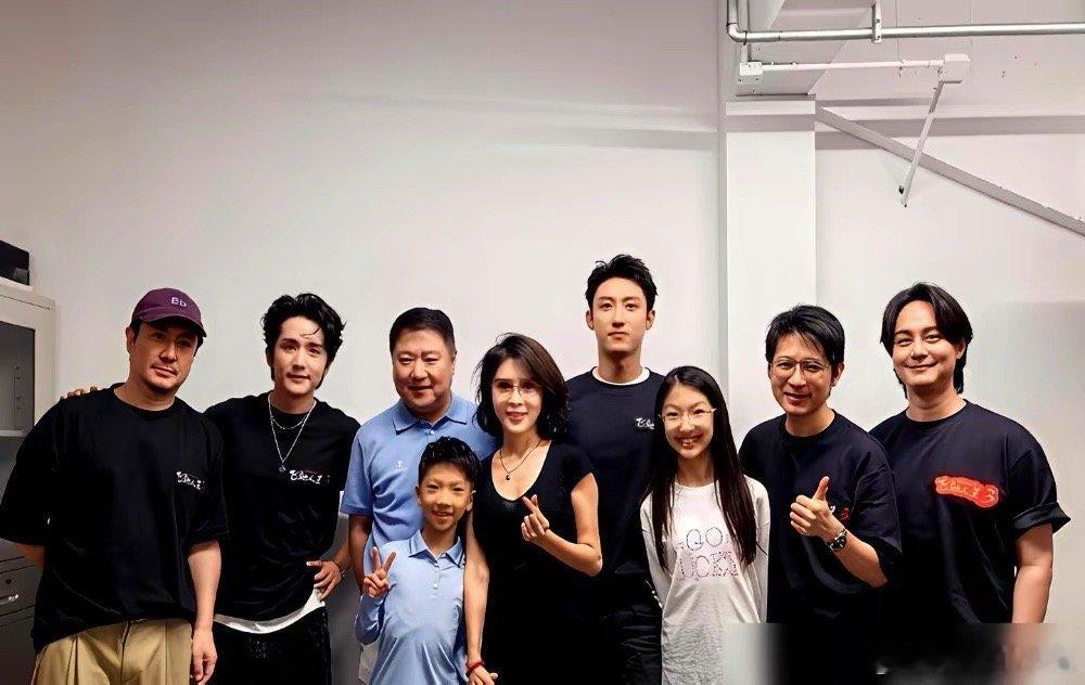 亏掉20亿，59岁的于冬，就赌沈腾这一把。春节前，博纳账上快没钱了。员工慌，投