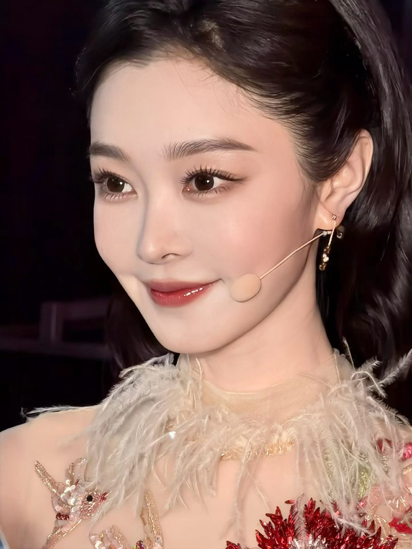 宋轶央妈严选的含金量宋轶有种国泰民安的大气美宋轶央妈严选的含金量，果然经得起央