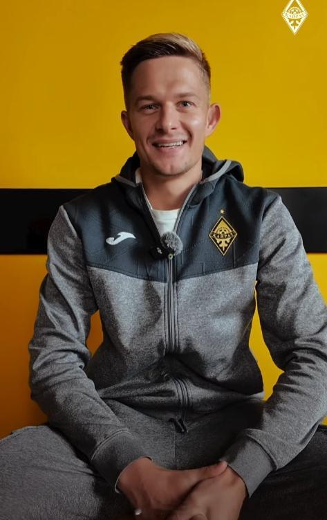 中超联赛索罗金到位成都蓉城，他就是一个外援多个渠道的例子，之前被徐正源公司推给