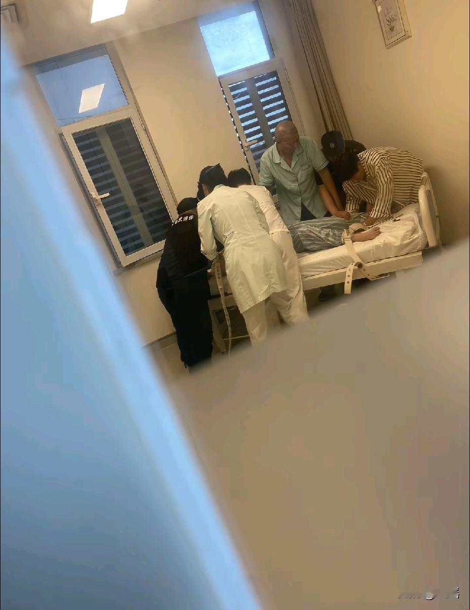 被绑久了想上厕所护士会给先解开吗？