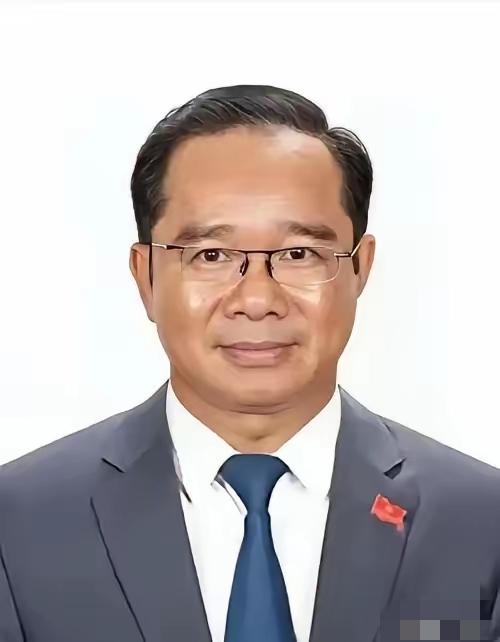 越南教授直言太戳心！黄种人能挺直腰杆，中国的硬气从不是空谈越南国立大学阮文