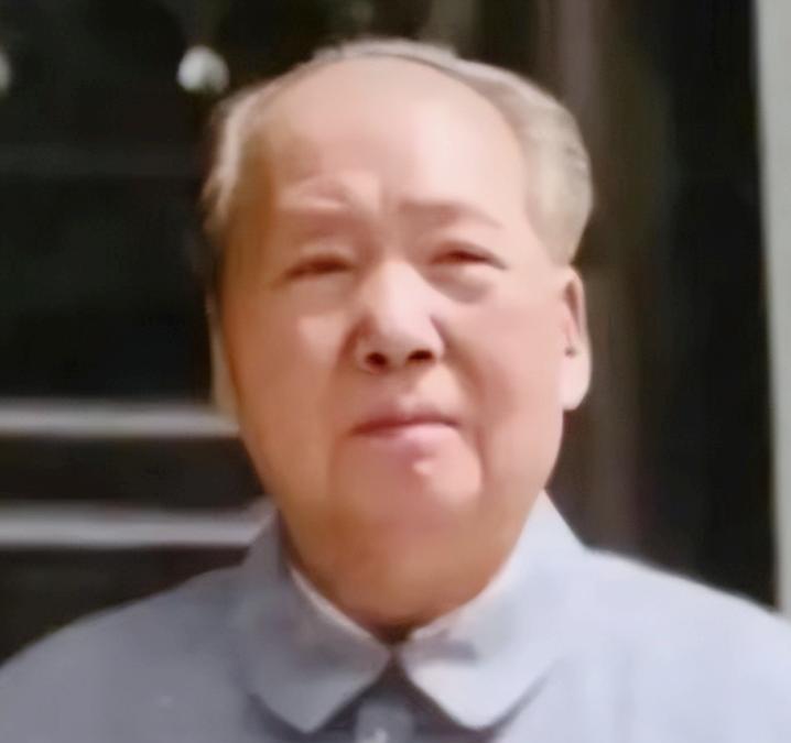 1974年底，81岁高龄的毛主席乘坐专列抵达湖南长沙，住进了省委九所，在这里度过
