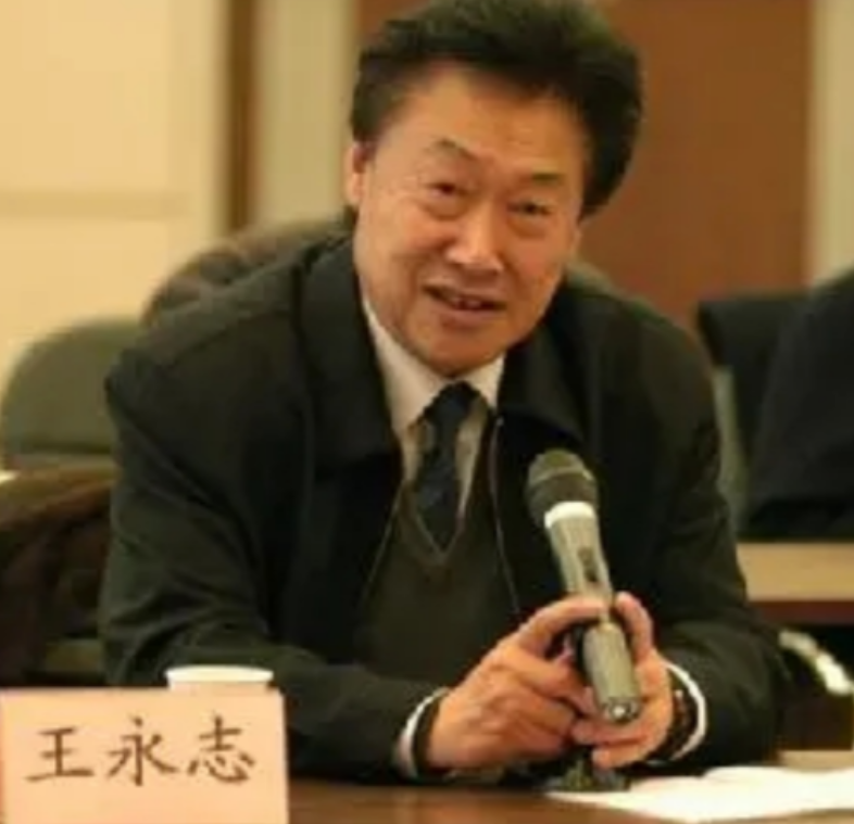 1964年，钱学森在研发东风2号导弹时，发现射程不够，几乎所有人都建议要多加助燃
