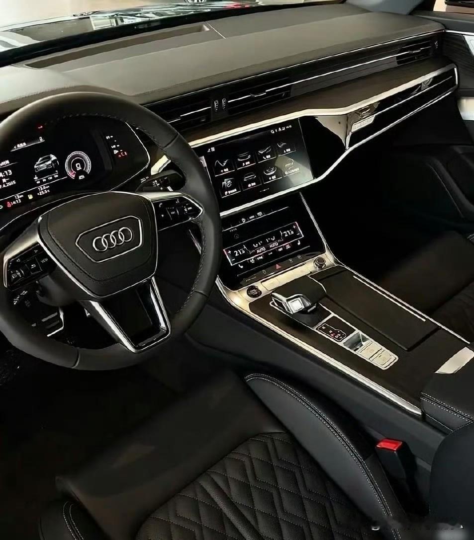 奥迪和奔驰哪个好，宝马就算了奥迪的内饰，在BBA里面能拍第几奥迪