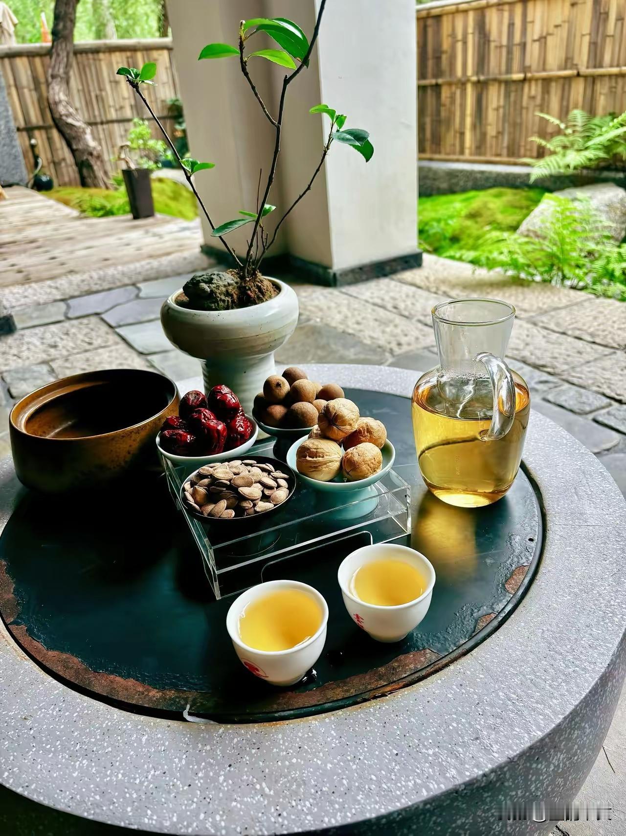 一位退休老人说了句狠话，我听完一夜没睡好：“手里有退休金，再加个三四十万存款，听