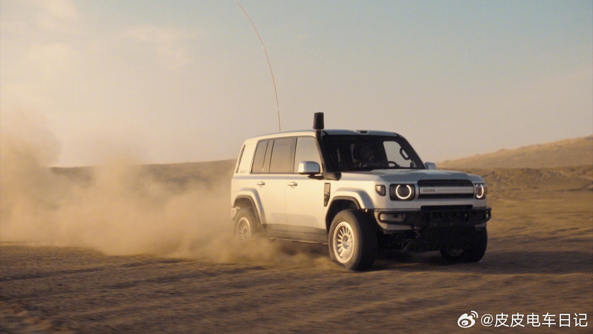 越野圈一直有个默认规则：想去真正的无人区，最好是大梁、机械四驱、柴油机。尤其像塔