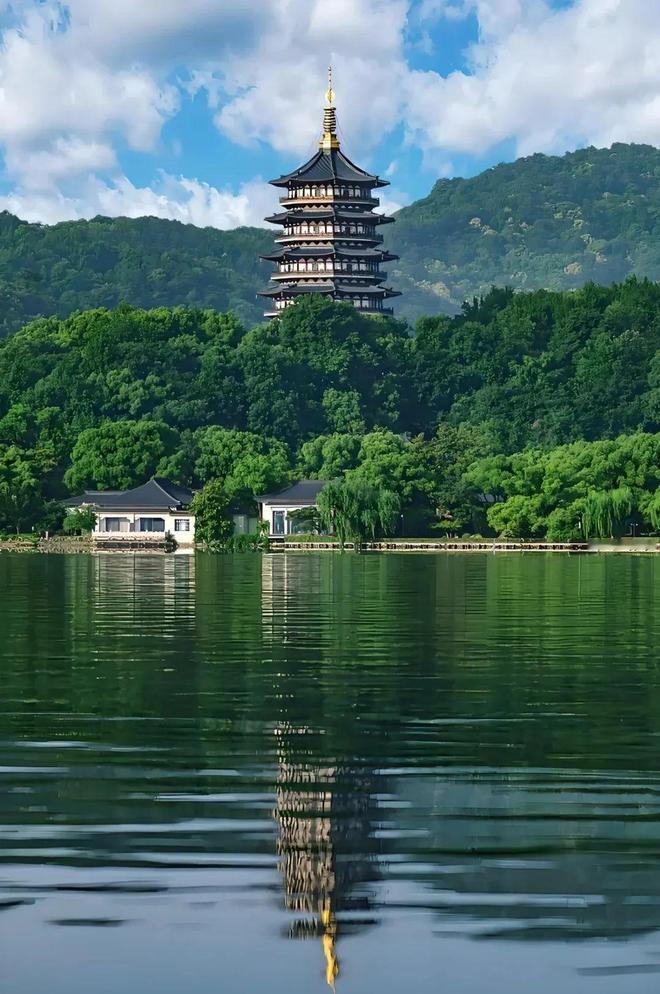我是深圳人，带全家去了趟杭州，实在有点想不透这五件事。在深圳待久了，习惯了快
