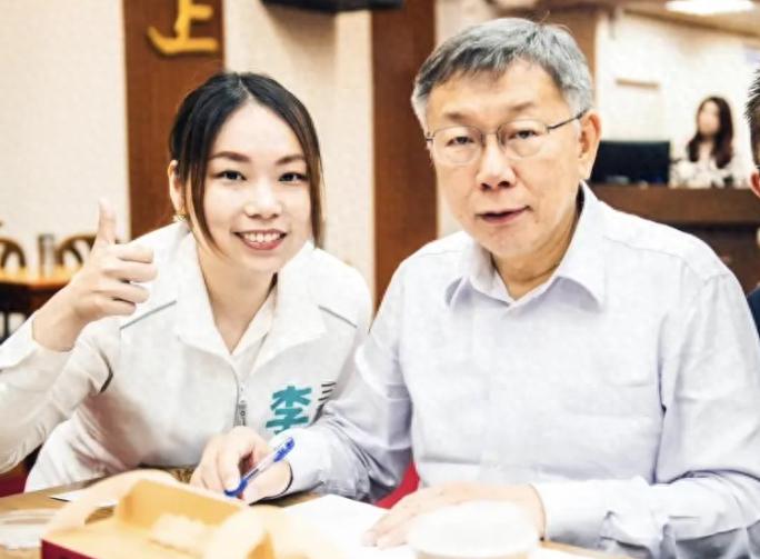 一天之内两人退出！11月30日消息，民众党发言人及财务监督委员职务李有宜宣布退出