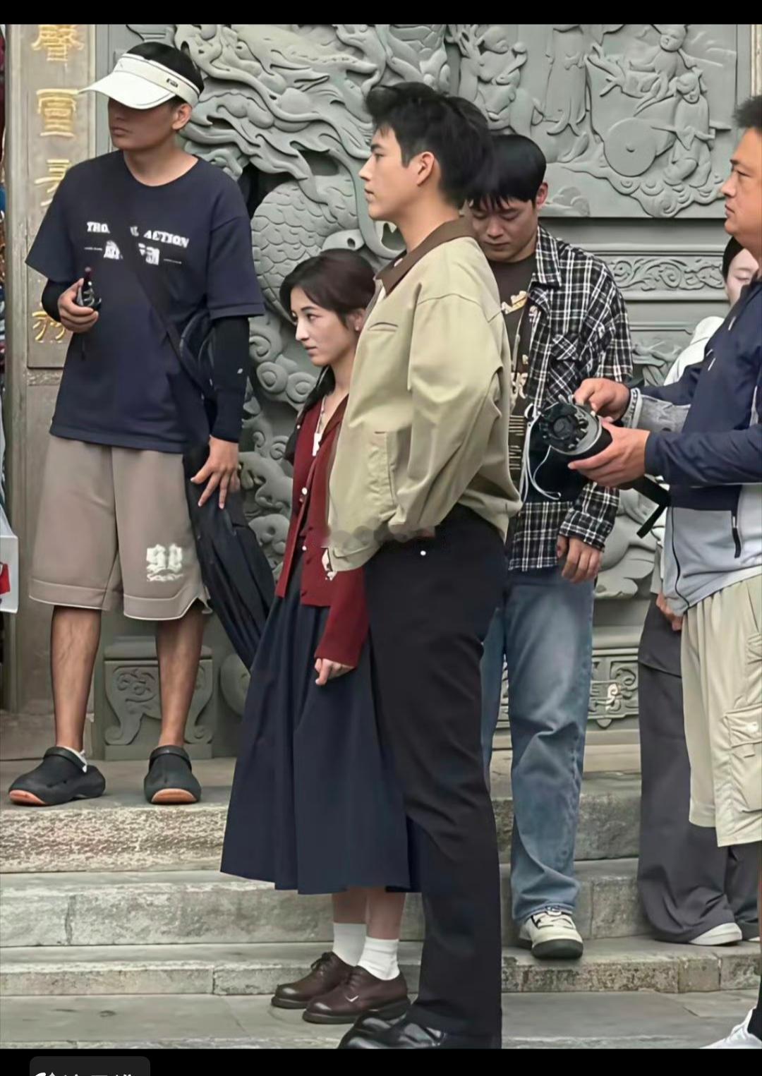 导演组的这cp没有一点cp感！我想知道他怎么同意跟这么一个小小的姑娘搭档拍戏的