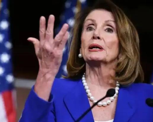 美国打伊朗后，佩洛西发话了！打仗不是你那关税游戏了，想打必须经过国会同意，特