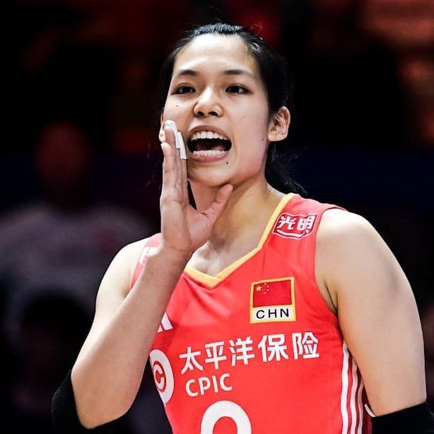 土耳其🇹🇷媒体：科内利亚诺的2026/27赛季阵容正在为主攻轮换阵容的重大