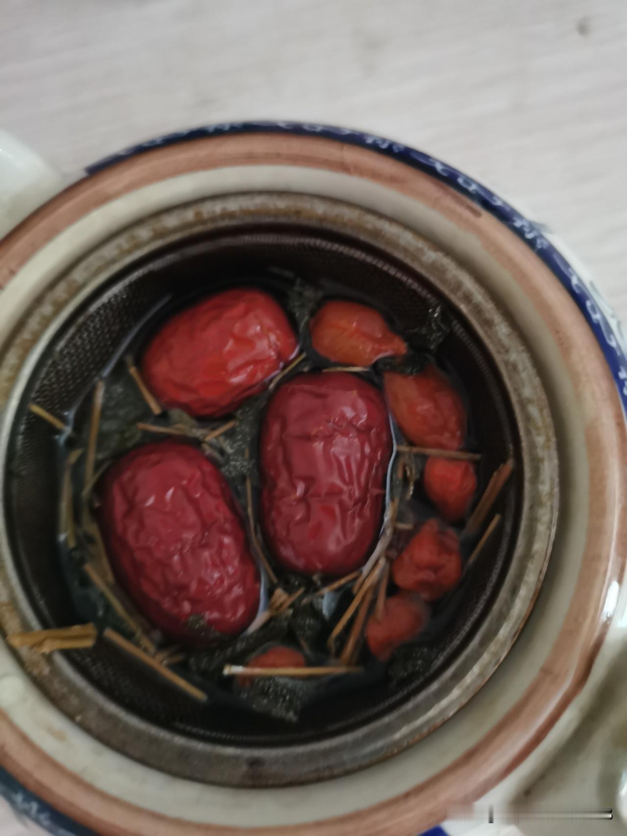 同事说自己做了一件后悔终身的事，肠子都悔青了，同事快60岁时，没买社保，听别人说