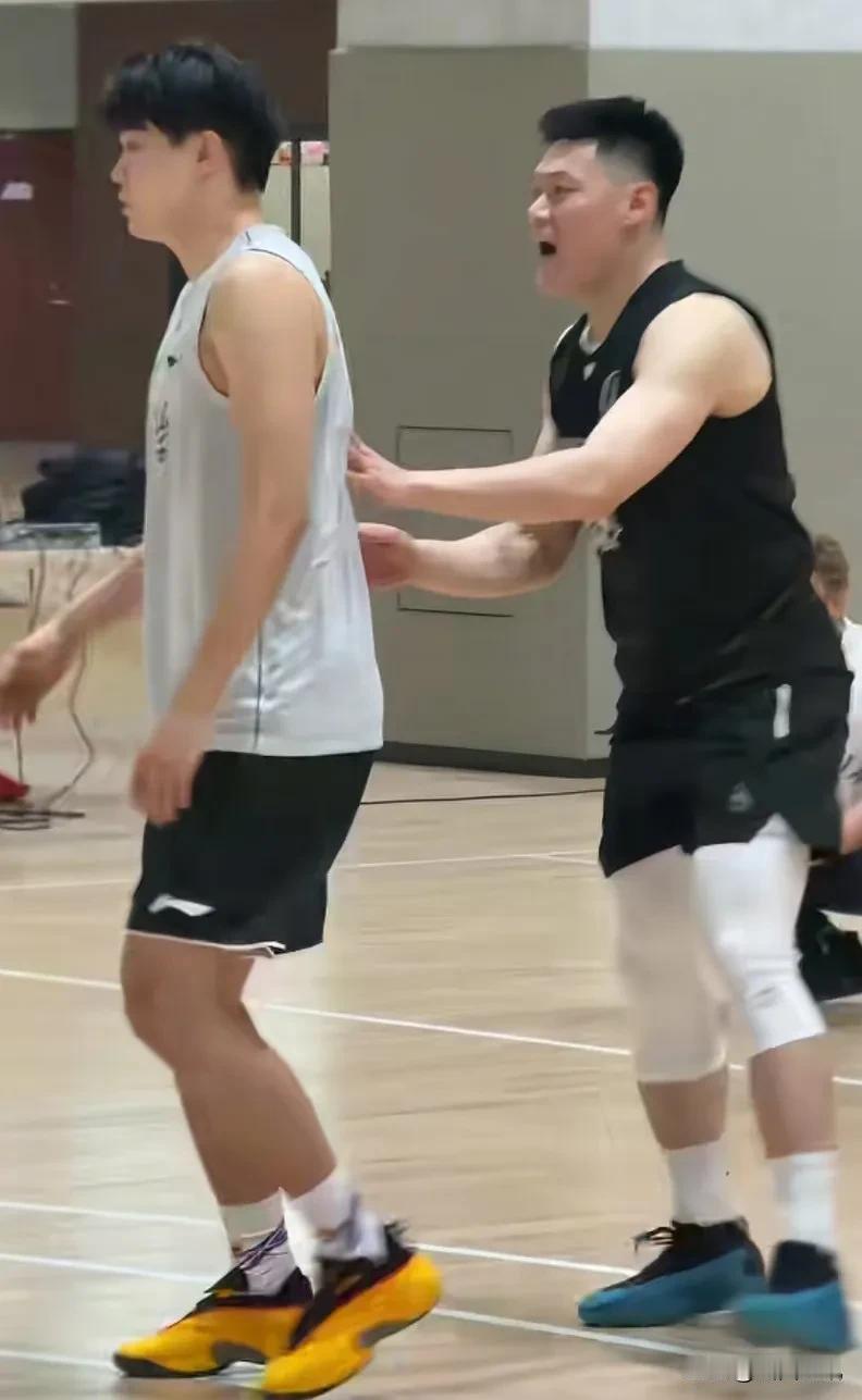 张宁和原帅离开山西男篮出战全运会！张宁和原帅离开山西汾酒男篮是暂时的，他们离队