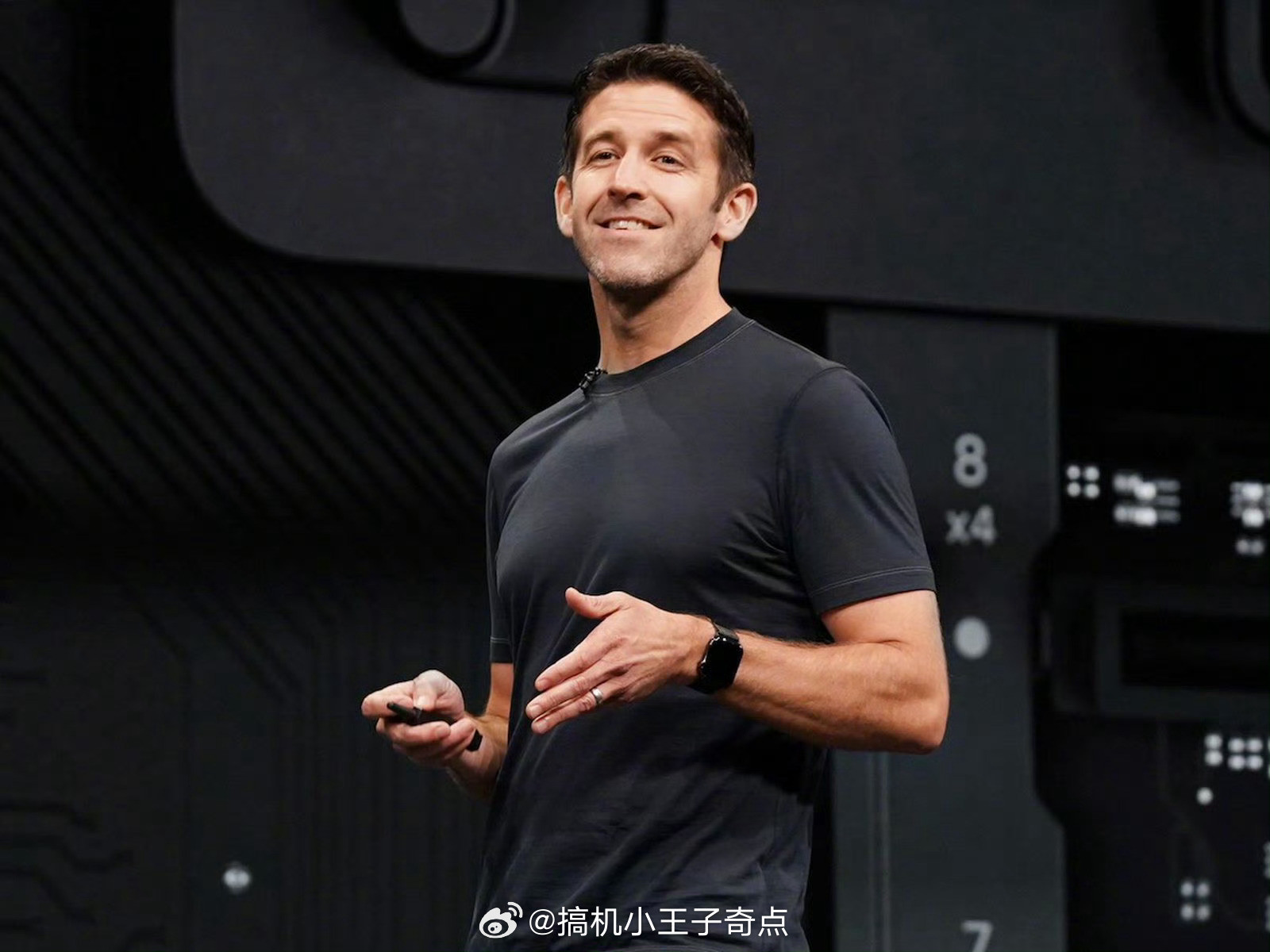 苹果将迎最大规模产品发布潮苹果CEO约翰·特努斯首秀啊苹果最强阵容产品线嗯但是