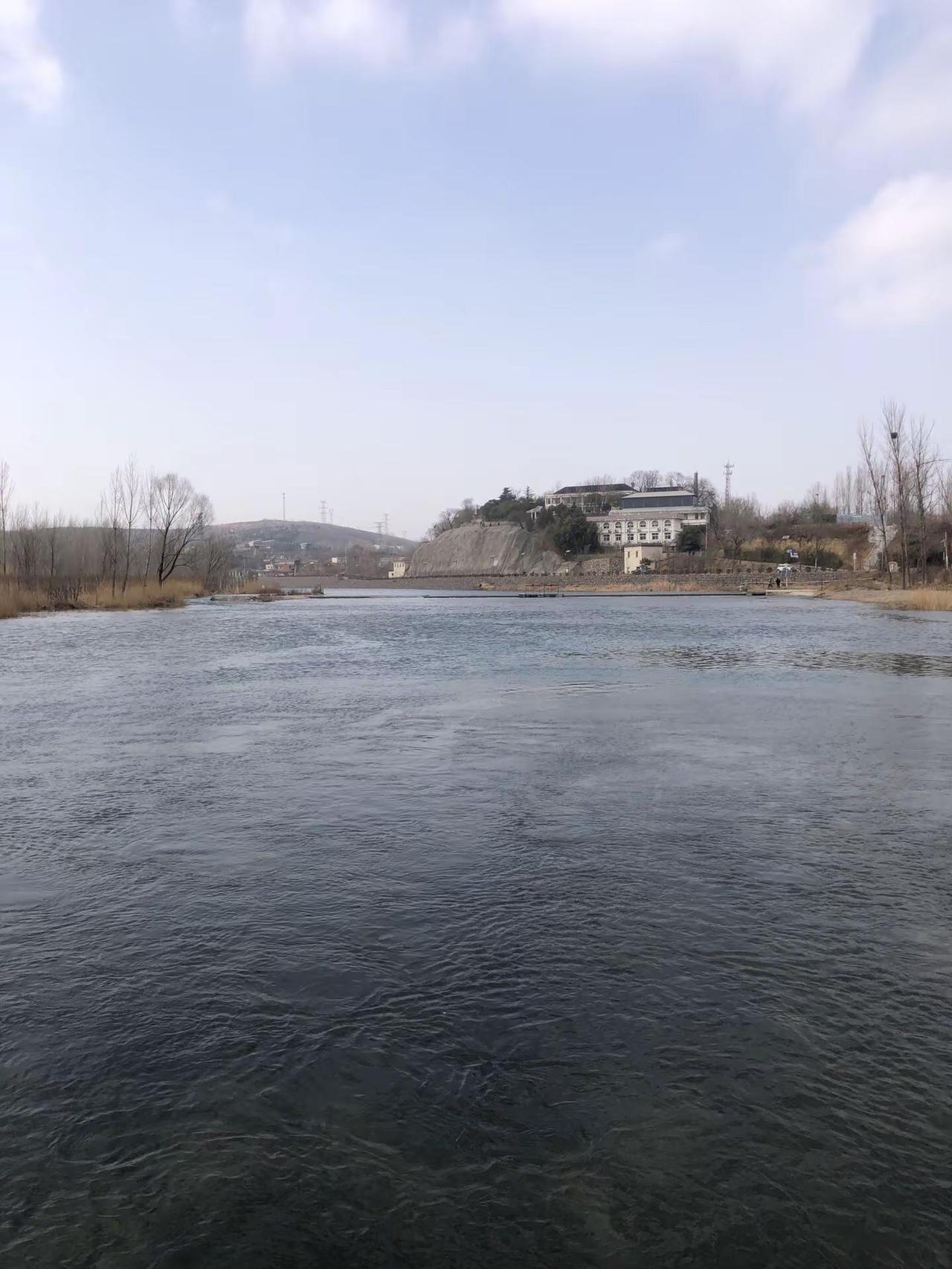 我没有以前的脾气，越来越疲惫，也失去了自己最开心的模样，后来生活给我什么我就要什