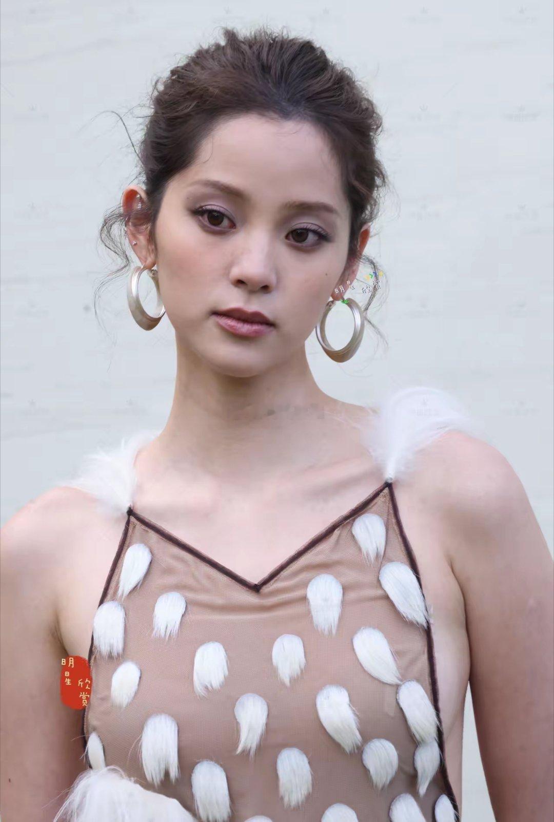 欧阳娜娜红毯生图