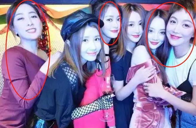 和贾乃亮离婚六年，李小璐的圈子都变了，好姐妹从明星团变成了网红圈。以前，她身边
