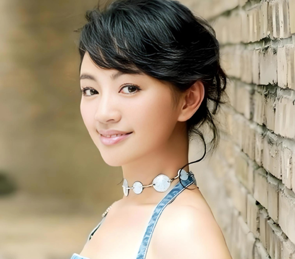 许久没有消息的罗海琼曾经美艳的“妲己”如今被人唤作“大妈”，真的太难了！如果