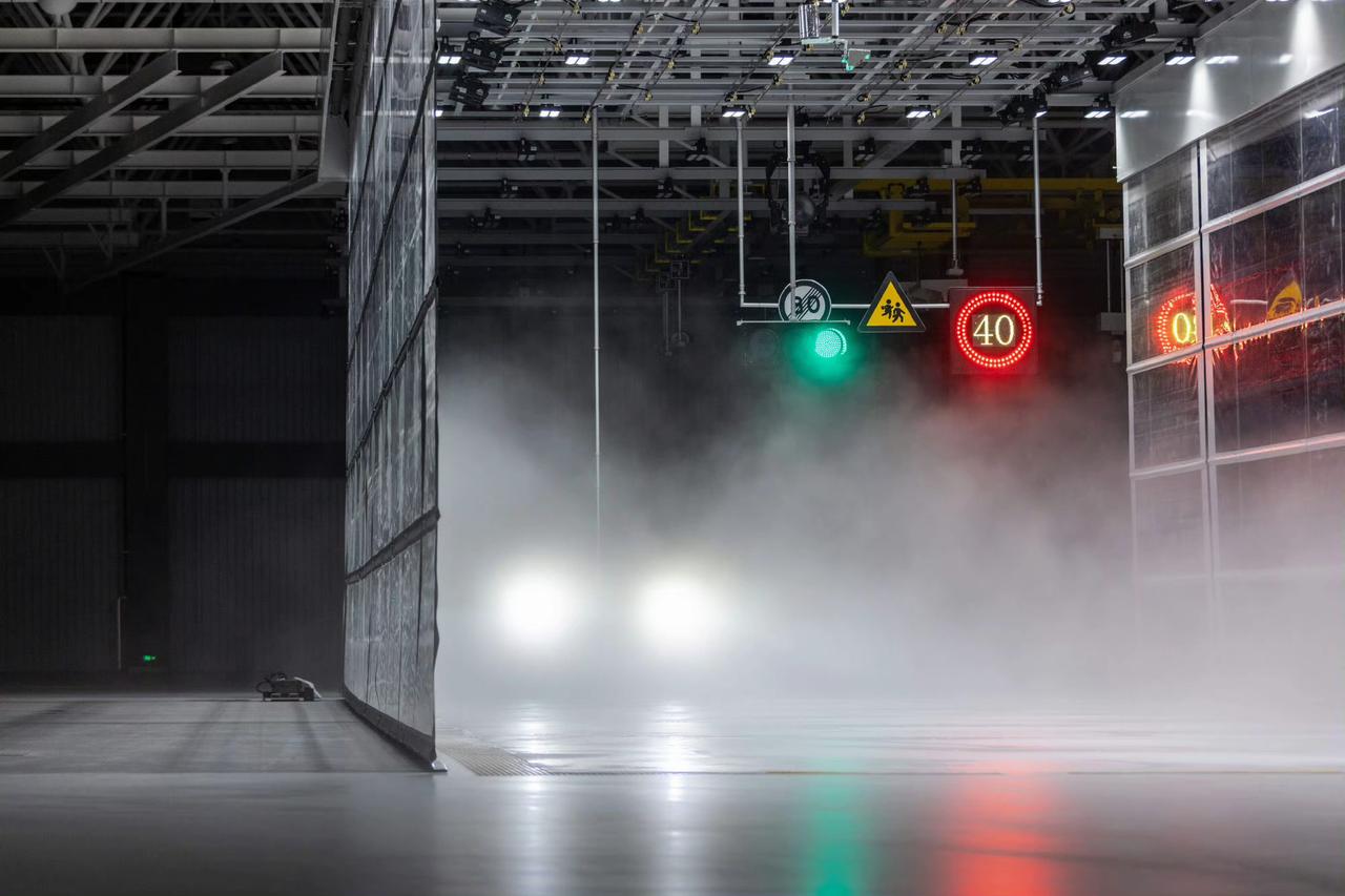 说到汽车安全，鼻祖肯定是沃尔沃，而自从吉利收购沃尔沃以来，也深度融合和吸收沃尔沃