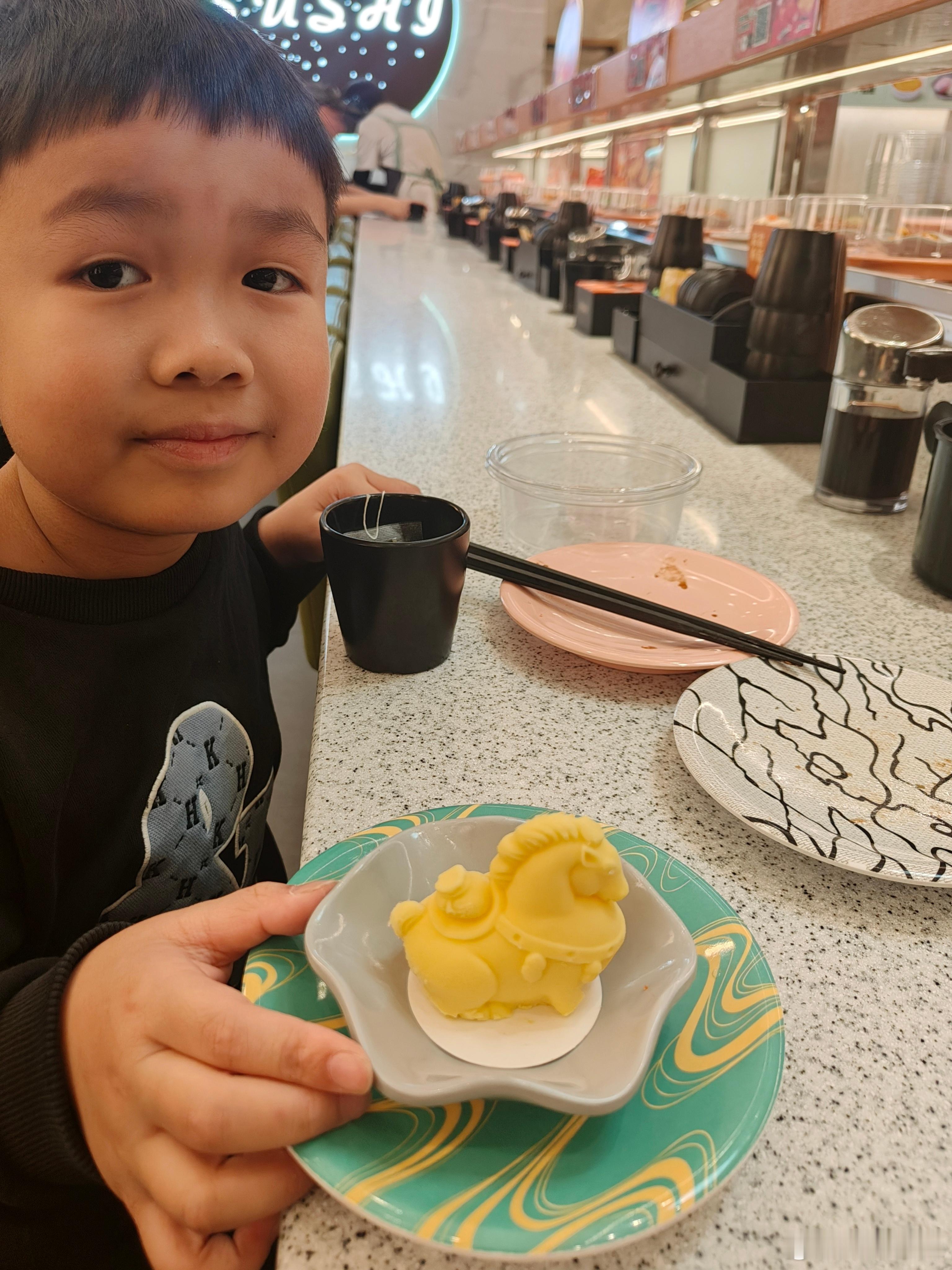哭了!我爸说了20号带我见韩延叔叔朱一龙叔叔檀健次叔叔卫诗雅阿姨。电影《