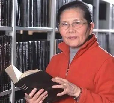 我国顶尖半导体教授李爱珍，申请中科院院士被淘汰，不料2007年，她竟然摇身一