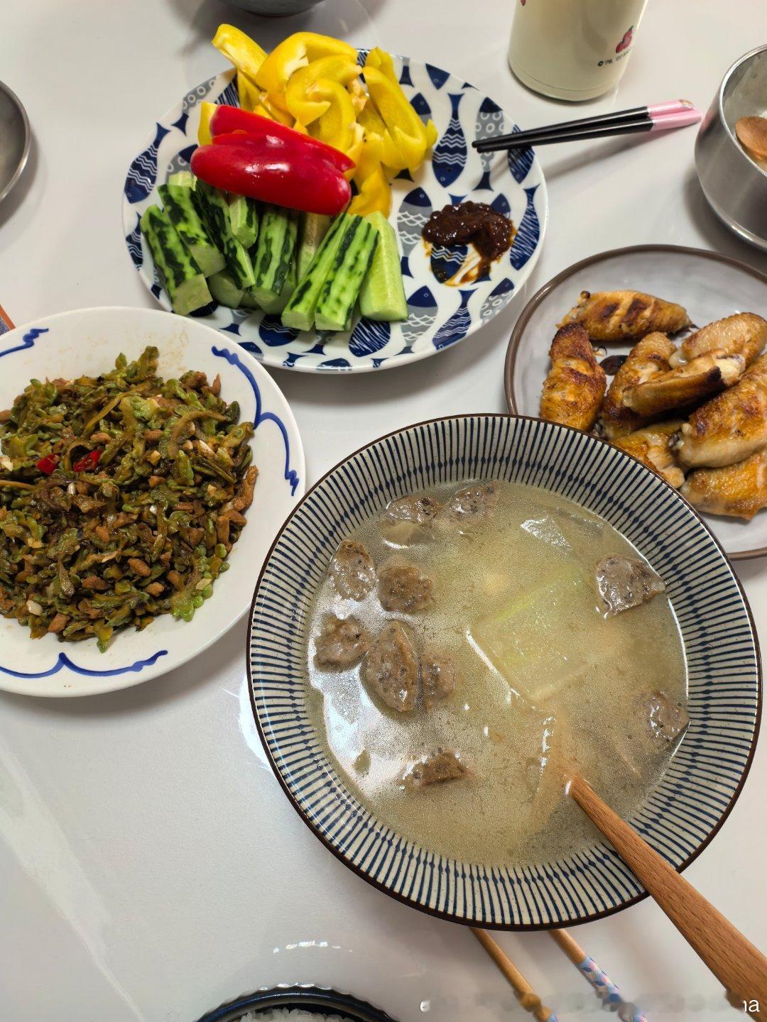 七点🕖天还是亮的吃饭晚餐