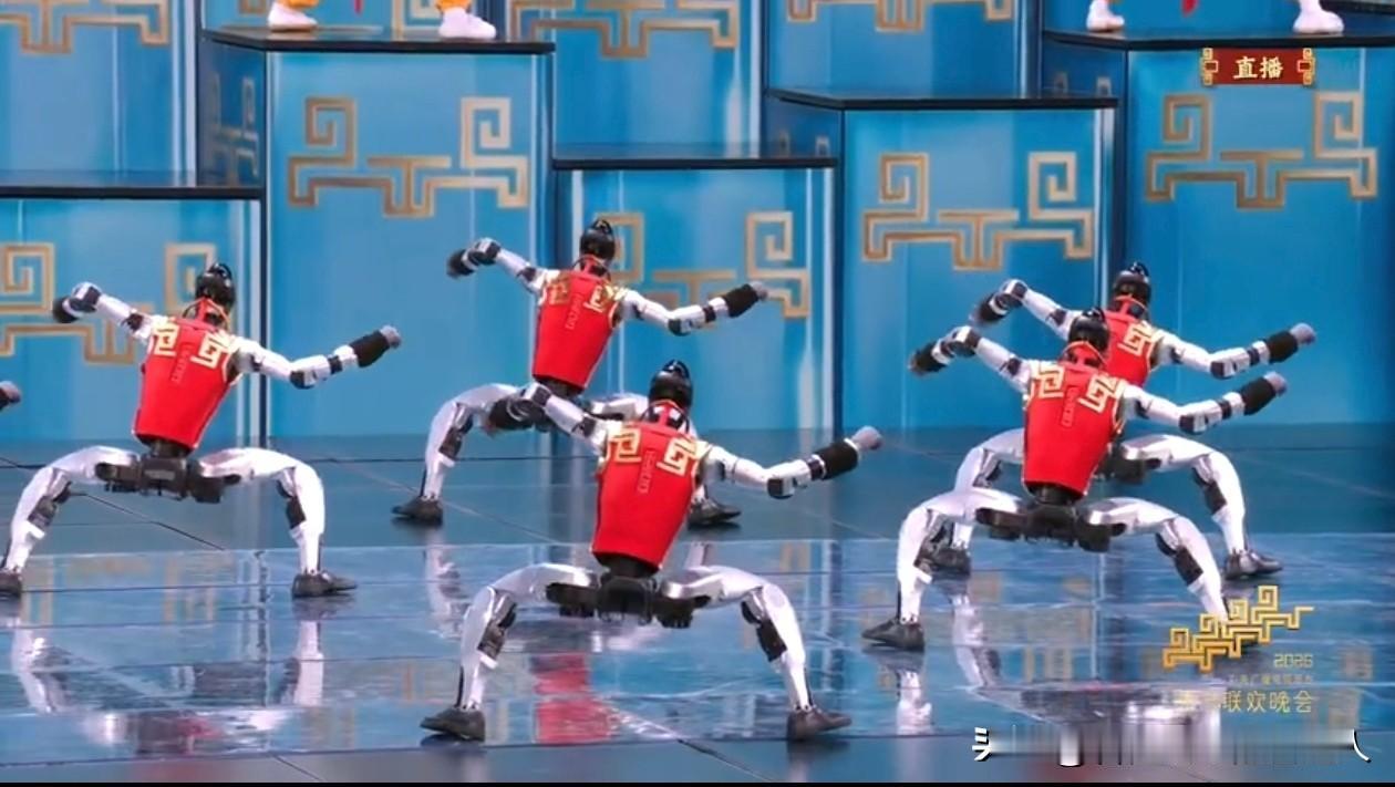 中国机器人已经杀疯了！去年的春晚还在蹒跚学步，今年直接满场飞奔。这不是进化，这是