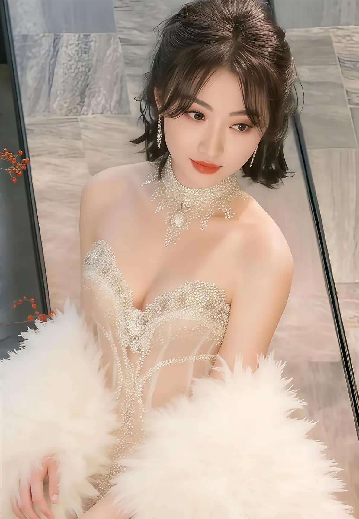 果然又被我猜中了！景甜不是舍不得那3000万，查了一下才知道，原来景甜的日子是