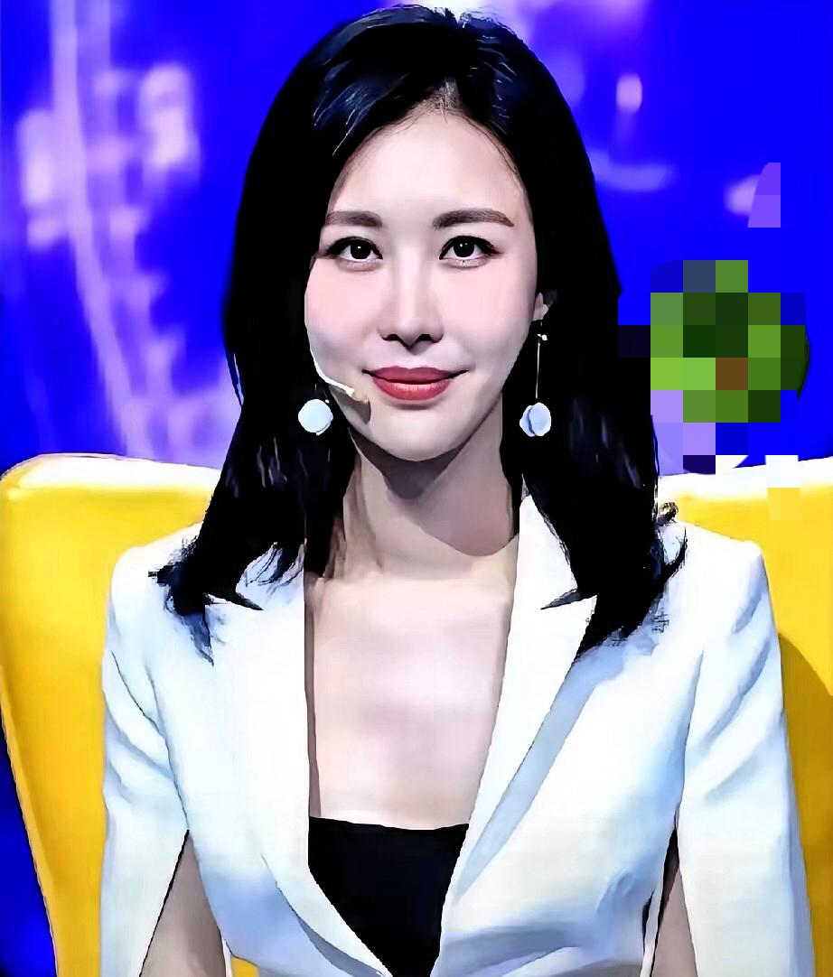 这一手，才叫真正的顶级掠食者没回嘴，没发律师函，王石直接在工商变更里，把田朴