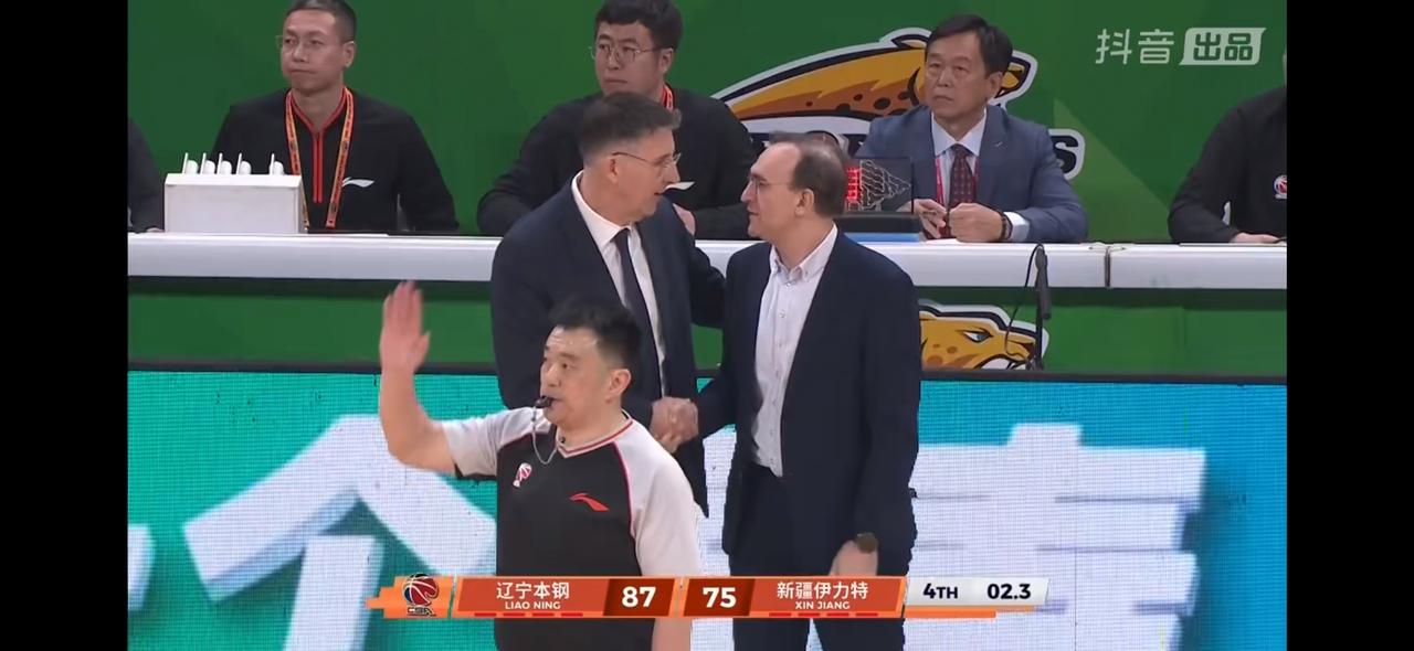 不出意外！新疆飞虎男篮还是输了！在刚刚结束的新疆飞虎男篮客场挑战辽