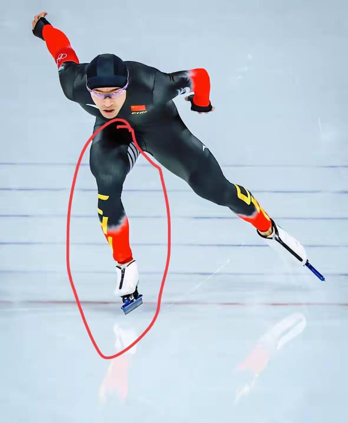 速滑界真是“腿强为王”啊！就说宁忠岩，在1500米比赛后程能犀利反超夺冠，把欧美