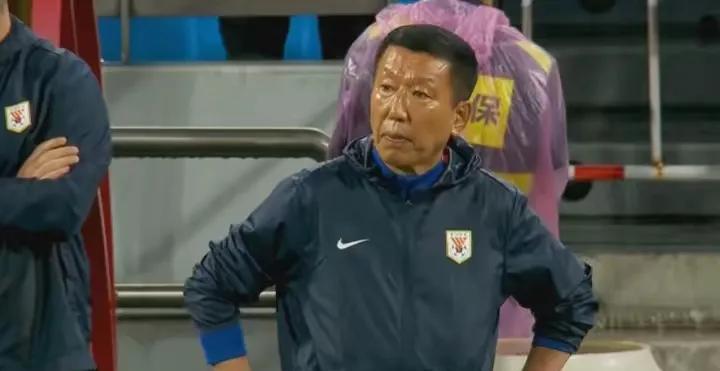 天津津门虎1-0山东泰山，泰山球迷需要认清三个事实。第一，被喷的最狠的王大雷、彭