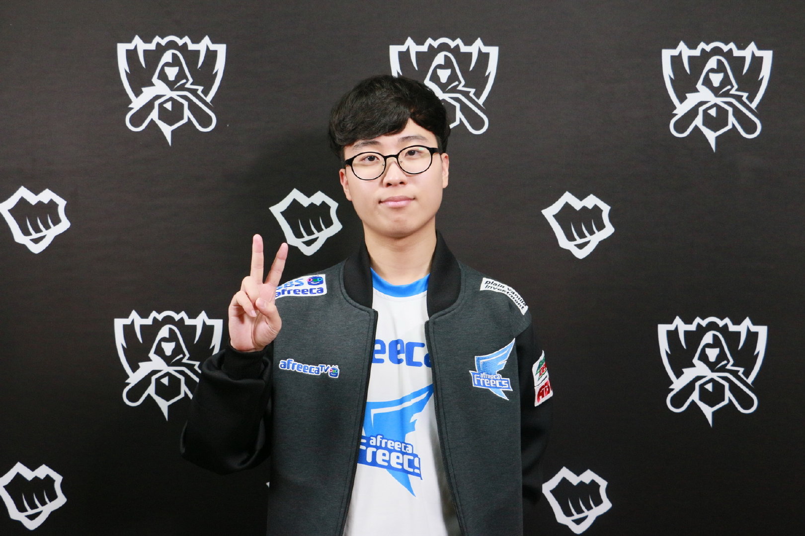 随着GEN不敌LEC赛区的G2，也代表着Kiin成为LCK历史首个在BO5里面对