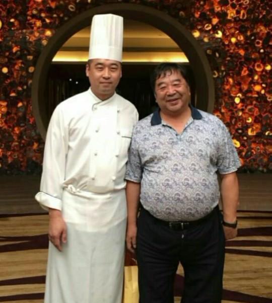 隋坡这个事情我唯一不理解的是，作为一个国宴大师的徒弟、五星级酒店的行政总厨，是怎