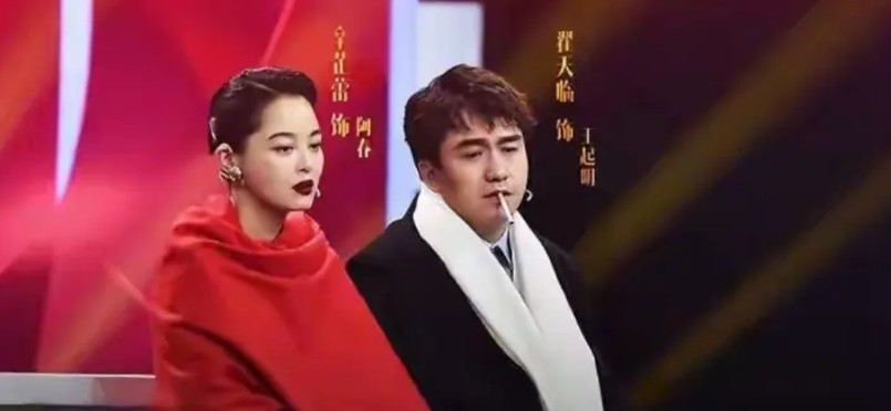 辛芷蕾获封威尼斯电影节影后，一朝成名，天下皆知。我却突然想起她的男朋友翟天临，当