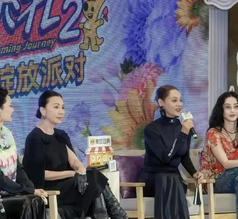 10cm高跟穿1小时＝负重深蹲100次昨天刷到宁静把12cm鞋锯成5cm，