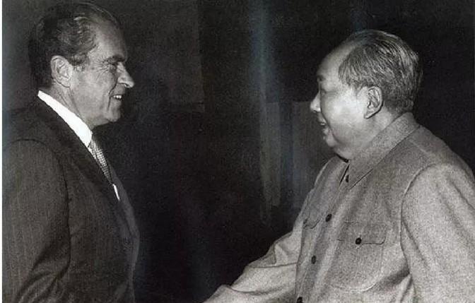 1972年，中国决定向美国采购一套直播设备。可美国却趁机涨价，想捞一笔。毛主席得