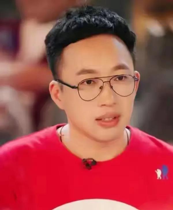 离开于正的人，怎么一个个都混成了顶流？宋威龙赔了500万也要走。两年半，6部