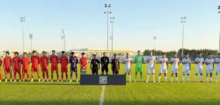 王钰栋打进唯一进球，中国U23国足以少打多1比0绝杀吉尔吉斯斯坦U23队，拿下阿